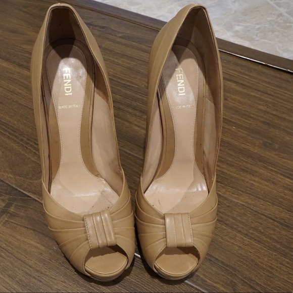 🌺🥀🌼💐HOST PICK! 🌸🌹🌷🌻♥️Fendi ruched leather heels 40 spuntata Napa nude - Picture 7 of 16